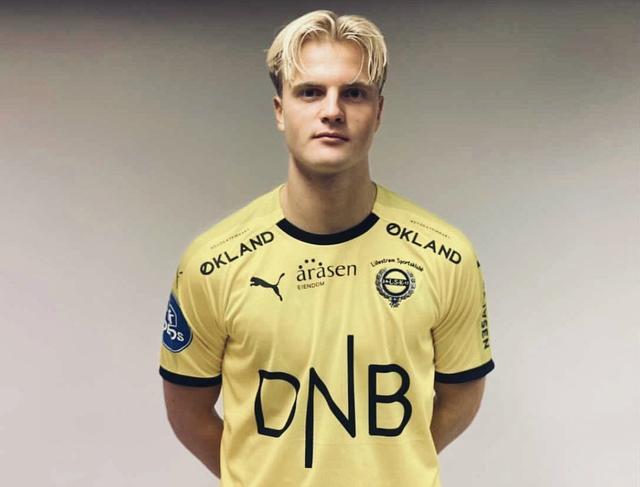 曼城瓜帅巧妙调整击败利物浦（瓜迪奥拉战术微调助曼城力克利物浦）