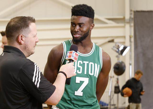 邮报：国际足联考虑强制设定比赛72小时间隔以保障球员健康（英媒：国际足联拟将两场比赛最短间隔强制为72小时，保障球员健康）