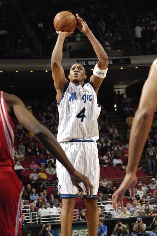 美记：字母哥对交易流言感到不适，很多传闻出自他的经纪人（美媒：字母哥对交易传闻感到不适，多数消息源自其经纪人）