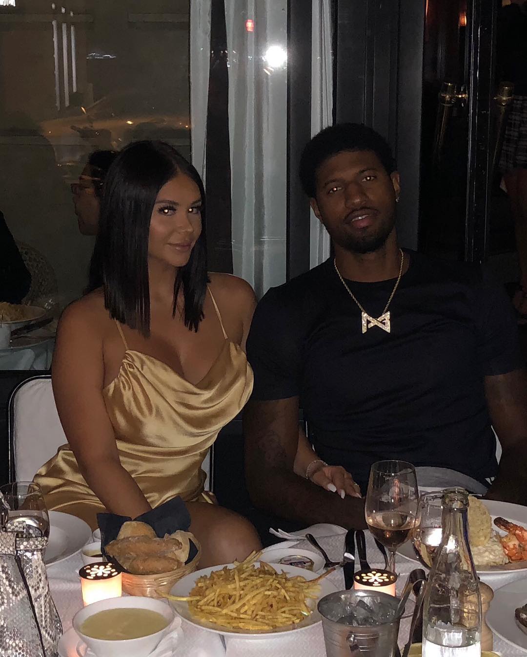 世俱杯夺冠赔率：巴黎1赔2.37领跑 皇马紧追（世俱杯夺冠赔率：巴黎1赔2.37居首，皇马紧随其后）