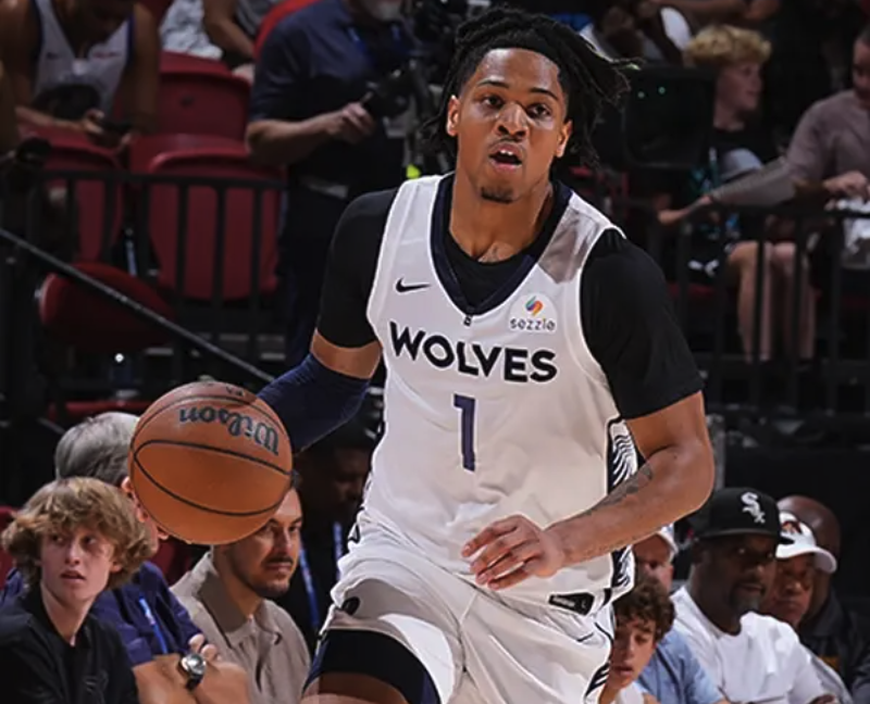 篮球运动中的护球秘诀（篮球场上护球的核心技巧）