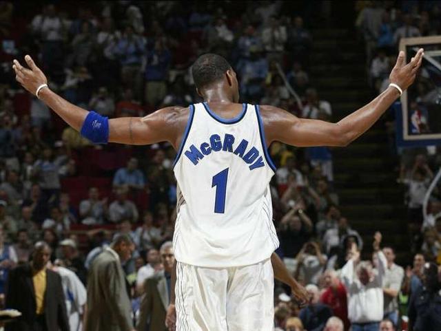 图片报：于帕梅卡诺向拜仁要2000万欧年薪+2000万签字费（《图片报》：于帕梅卡诺向拜仁索要2000万欧元年薪及2000万欧元签字费）