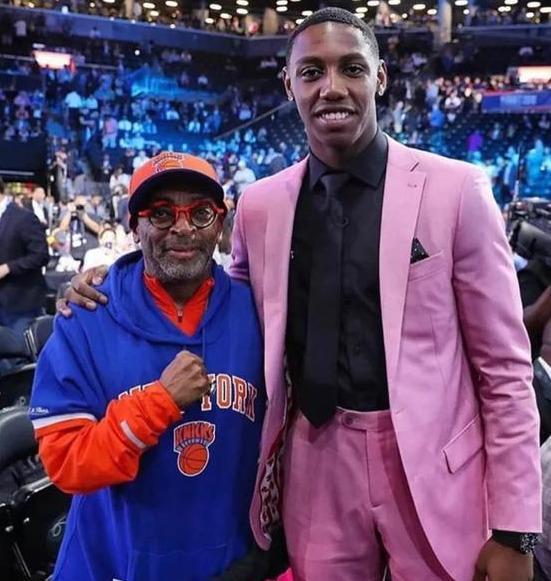 武切维奇常规赛出战1000场 但胜率仅41.7% 历史第4低（武切维奇完成常规赛千场，生涯胜率仅41.7%，历史第四低）