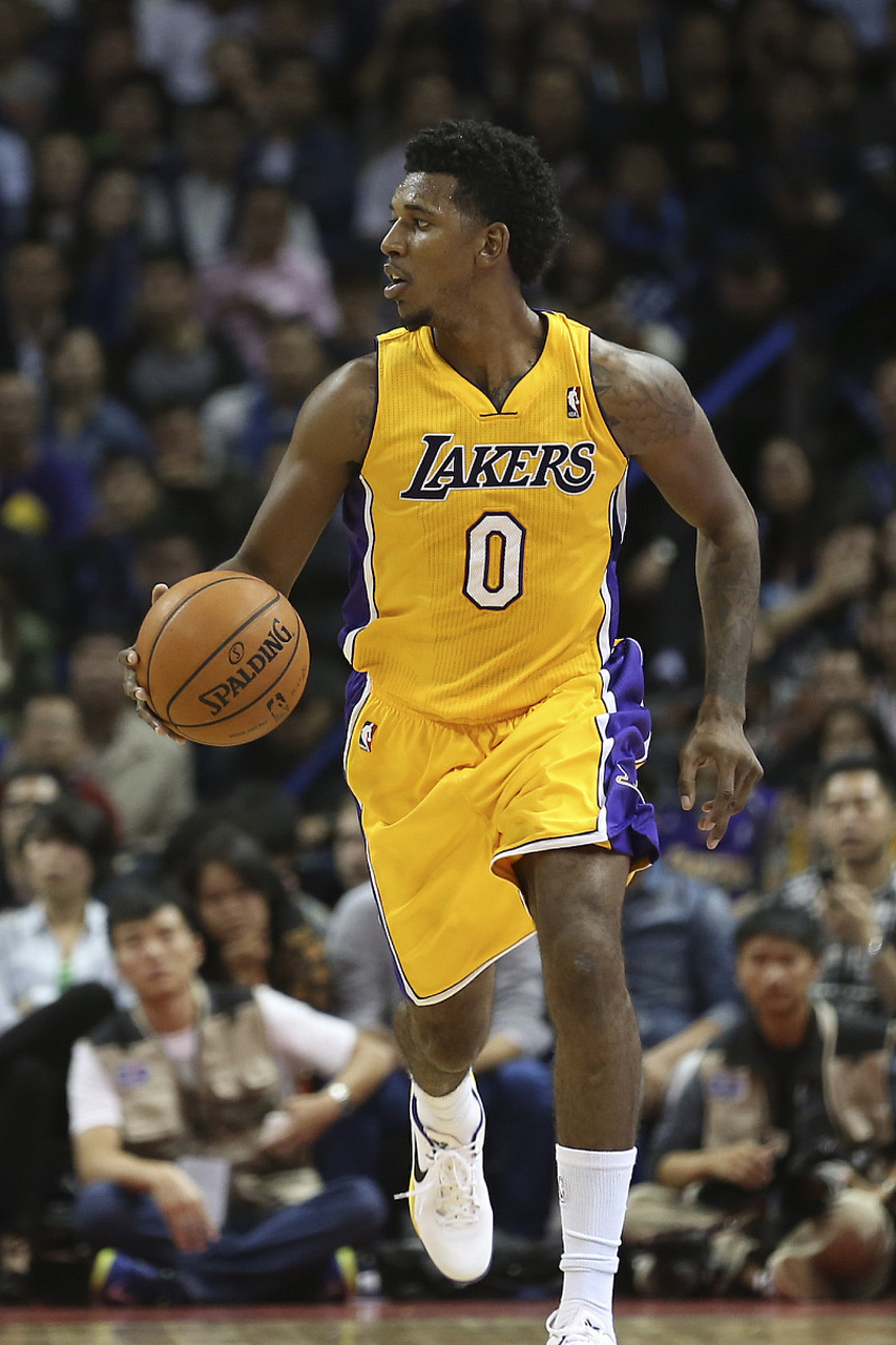 官方：多特与34岁第二门将亚历山大-迈尔续约至2027年（多特官宣：34岁替补门将亚历山大-迈尔续约，合同至2027年）