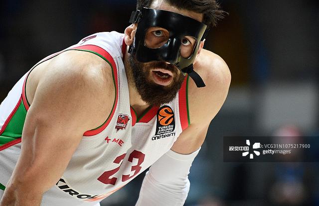 全市场：尤文和米兰正密切关注比利时17岁前锋穆泰巴（尤文与米兰密切考察17岁比利时前锋穆泰巴）