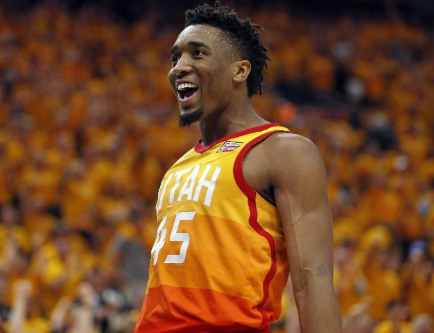 186场追平内马尔，阿劳霍升至巴萨队史拉美球员出场榜第十（阿劳霍第186场追平内马尔，跻身巴萨拉美球员出场榜第十位）