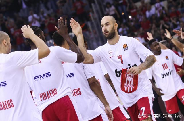 马明宇隔空给邵佳一加油：非常期待佳一率领国足走出低谷（马明宇隔空为邵佳一打气：期待佳一带领国足走出低谷）