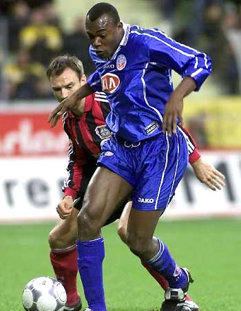 国脚赛后晒训练照，状态回暖（国脚赛后晒训练照，状态逐步回升）