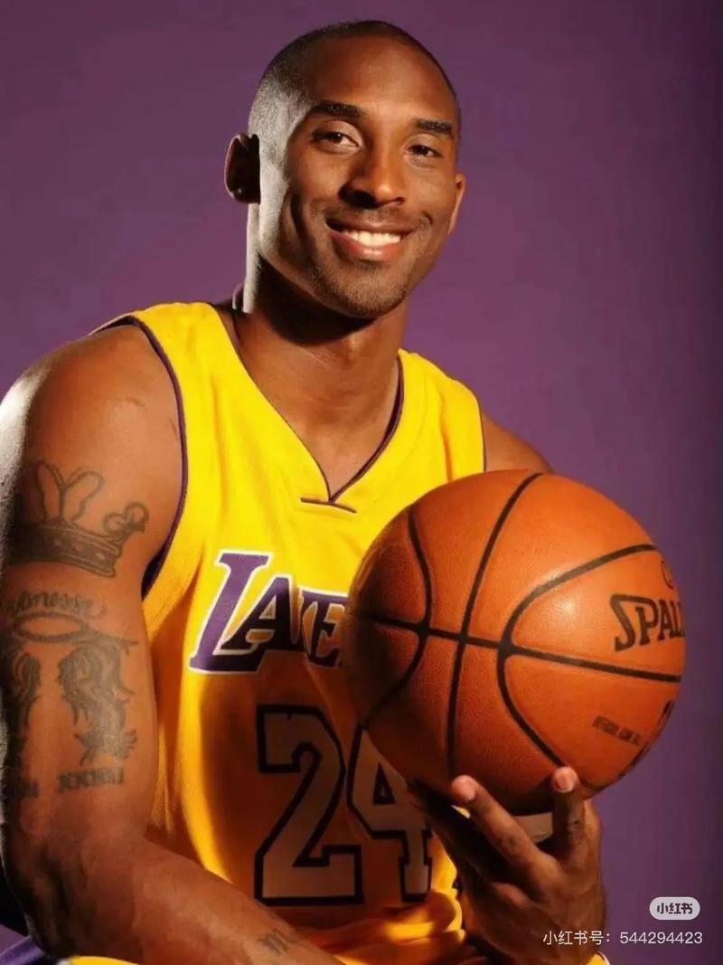 意甲：尤文客场3-0轻取卡利亚里（意甲战报：尤文客场3-0完胜卡利亚里）