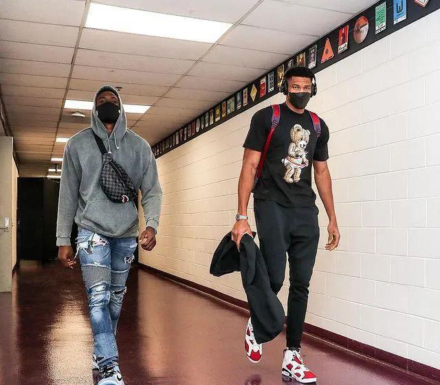 阿德尔曼：雷霆在西部独一档 我们湖人火箭马刺紧随其后（阿德尔曼称雷霆西部一枝独秀，湖人、火箭、马刺紧追其后）