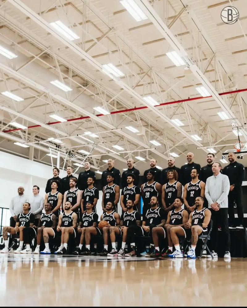 霍芬海姆3-0大胜奥格斯堡，布格尔传射，巴祖马纳-杜尔建功（霍芬海姆3-0完胜奥格斯堡：布格尔一传一射，巴祖马纳-杜尔进球）