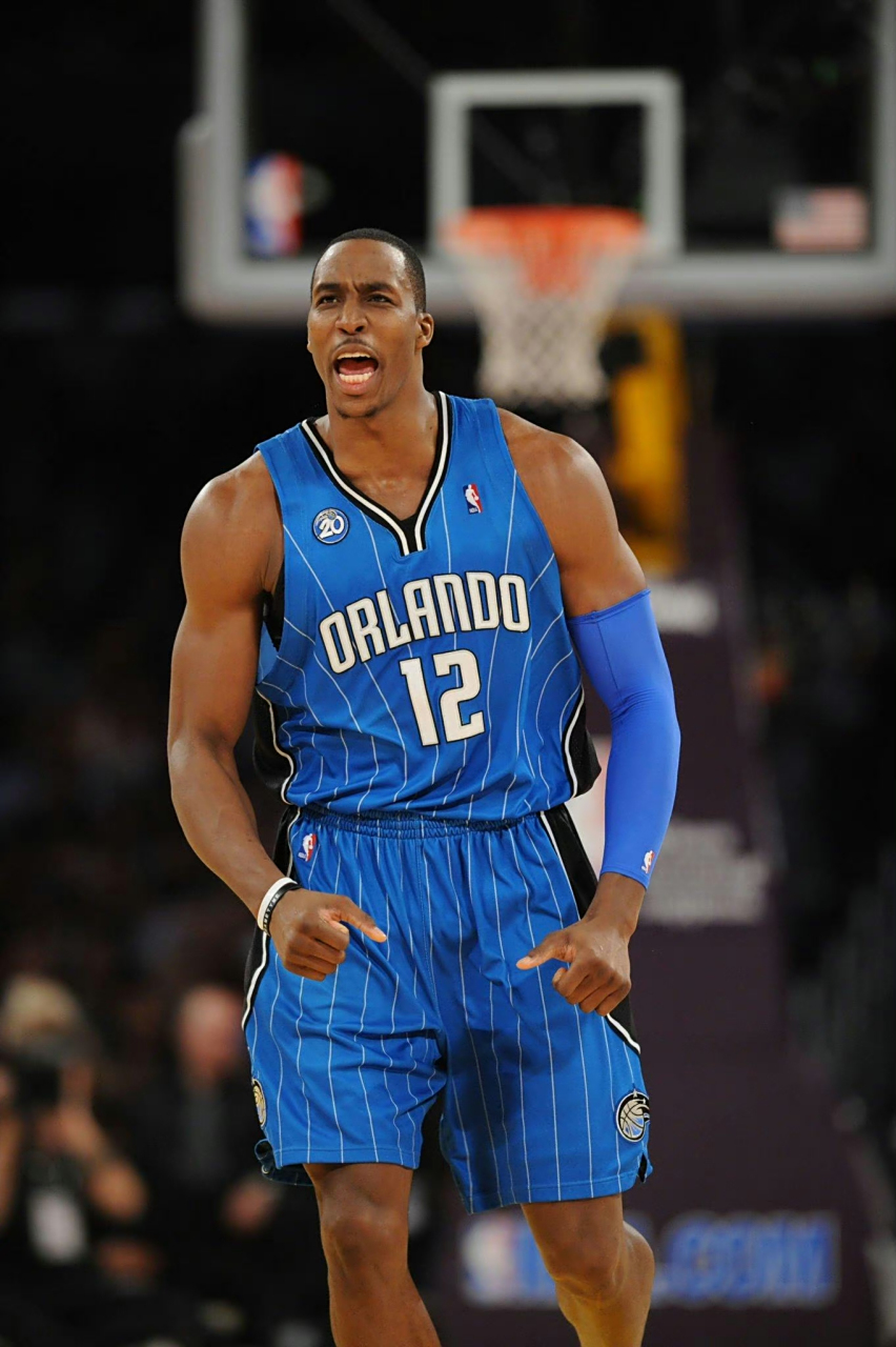 皇马本泽马梅开二度助球队取胜（本泽马双响助皇马告捷）