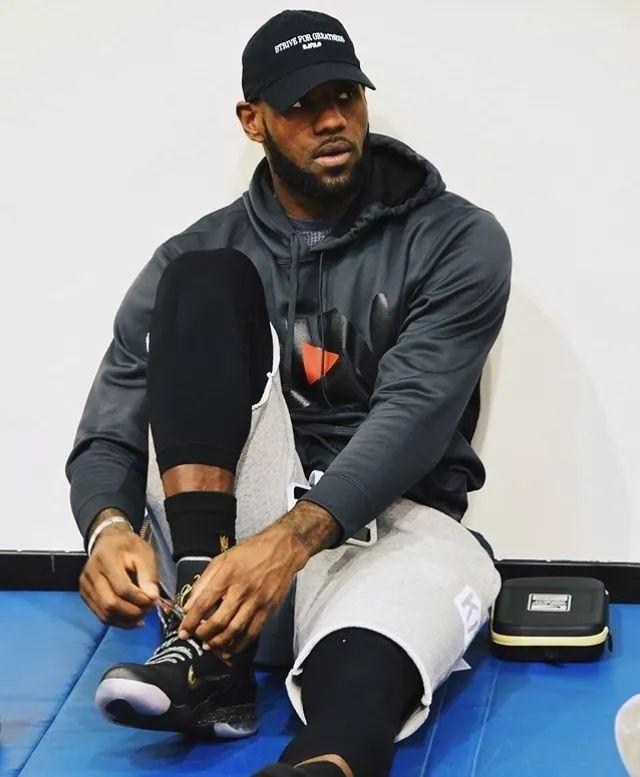 如何提高篮球比赛心理素质？（篮球比赛心理素质提升指南）