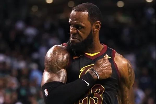 中超9／10月最佳阵容：卡扎伊什维利领衔，吴曦、吕焯毅入选（中超9-10月最佳阵容出炉：卡扎伊什维利领衔，吴曦、吕焯毅在列）