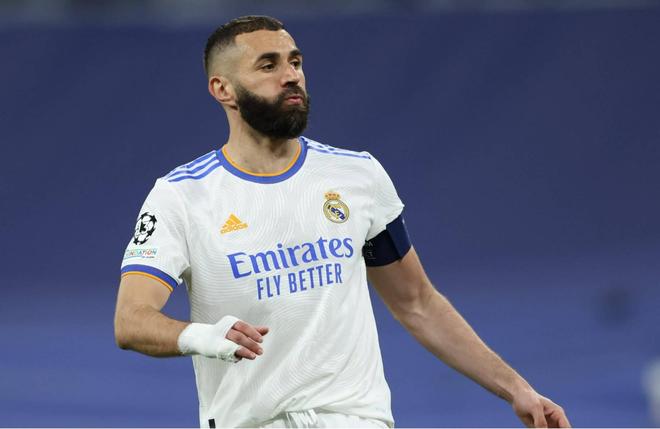 C罗关键进球帮助球队逆转取胜（C罗献关键一击，助球队完成逆转胜）