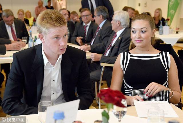 德国俱乐部上座人数排名：多特81365人居首，拜仁75000人次席（德国俱乐部观赛人数排行：多特81365人领跑，拜仁75000人位列第二）