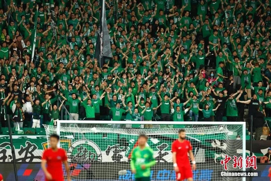 618万人次“涌入”球场，中超球市迈进“最好的时代”（618万人次走进球场，中超球市迎来黄金时代）