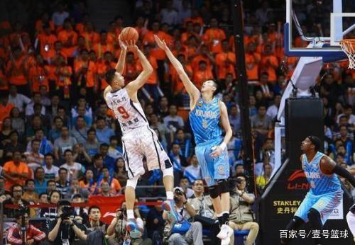 意甲前瞻：都灵主场御敌盼终结不胜，米兰取3分即可重返榜首（意甲前瞻：都灵坐镇主场力争止颓，米兰赢球即可重返榜首）